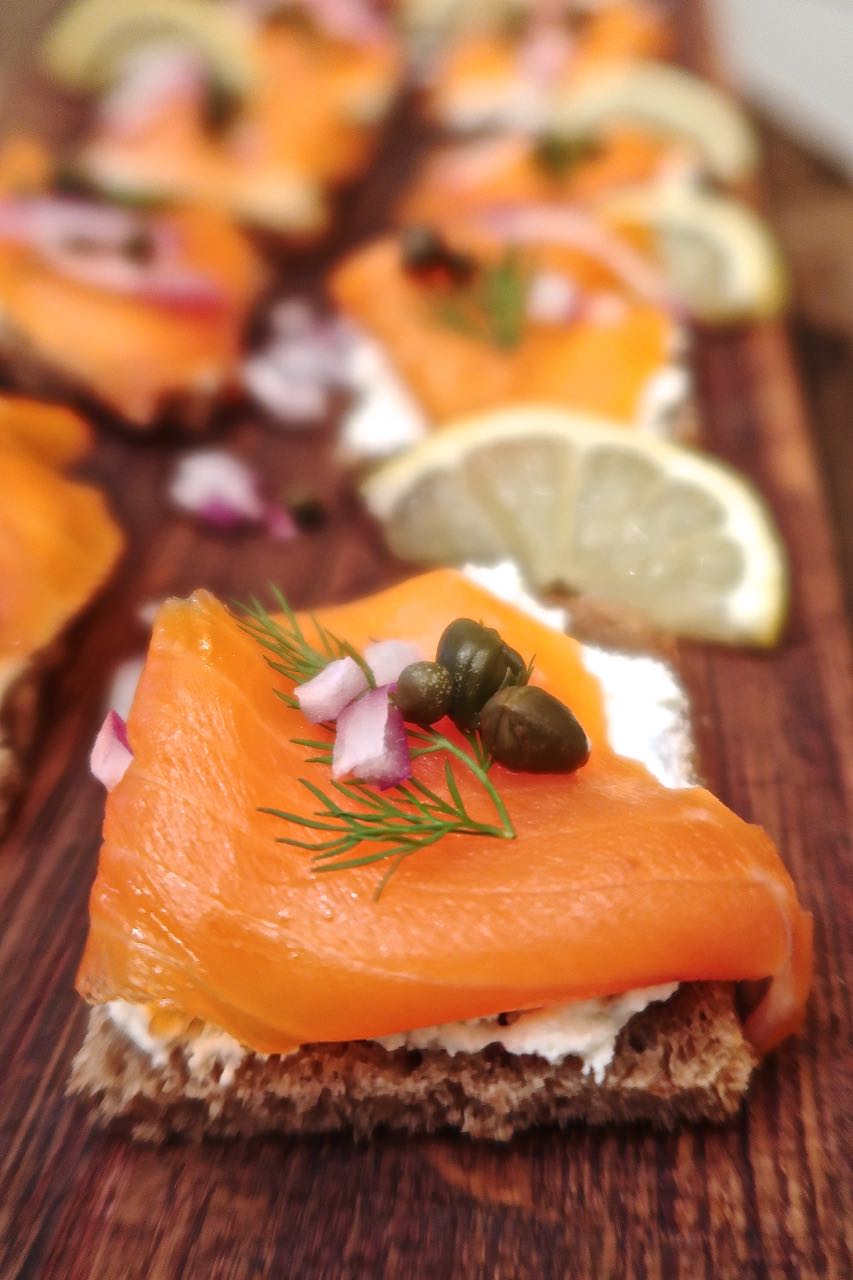 Scrumpdillyicious Smoked Salmon & Dill Canapés with Cream Cheese