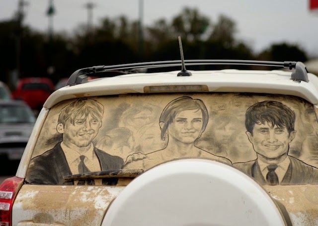Impressive Sand Hand Art on Car You Need To See