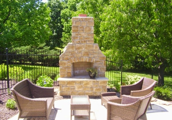 Fireplace in the garden – 35 great designs!