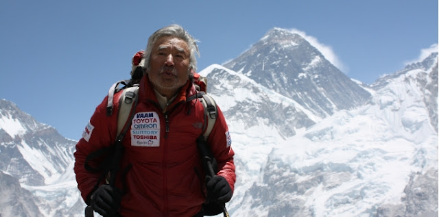 японец альпинист, самый старый на Эвересте