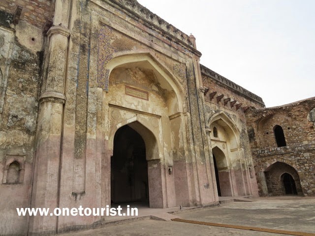 Shershah darwaja and mosque ,Delhi  शेरशाह दरवाजा और मस्जिद 
