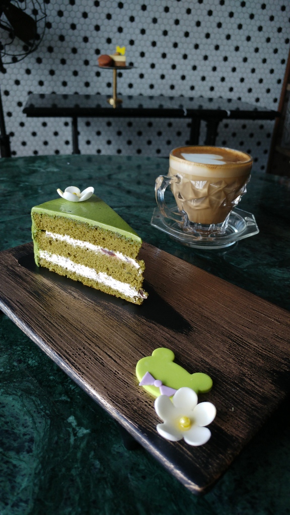 Best Hazelnut Praline Cake Singapore Best Hazelnut Praline Cake Singapore
