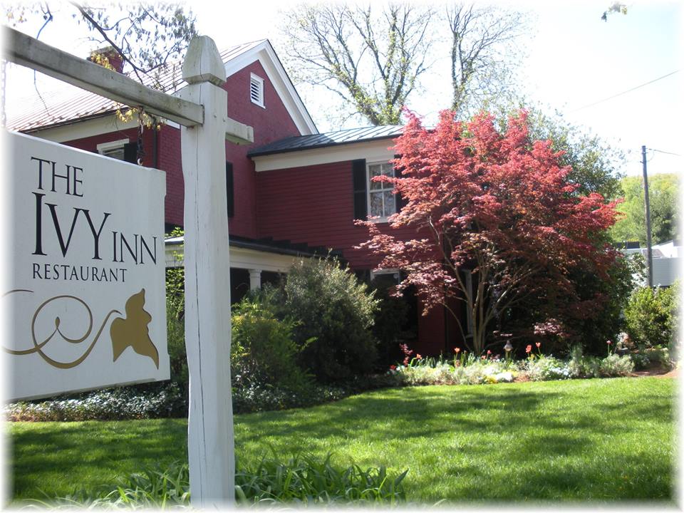 Horse Country Chic Ivy, Virginia