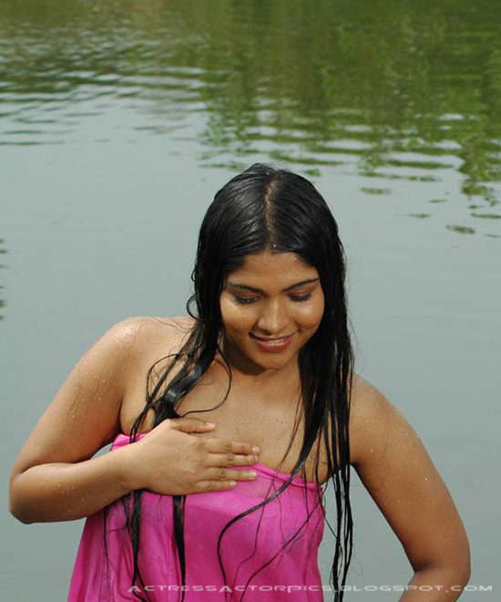 550px x 660px - sex-hot-porn: Muktha(Bhanu) Bathing Pictures