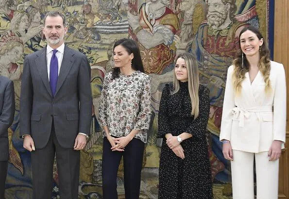 Queen Letizia received representatives of SOS Children's Villages of Spain and Atresmedia. Zara chain print double ruffle blouse