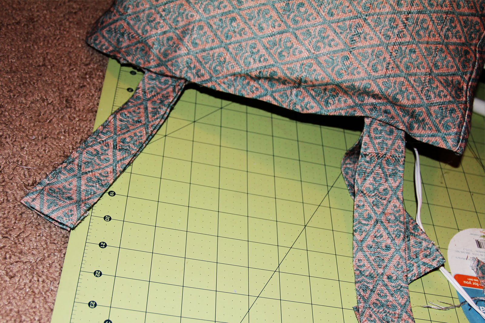 Domestic Divas Craft Corner! "No Sew" Shabby Chic Chair Pillow!