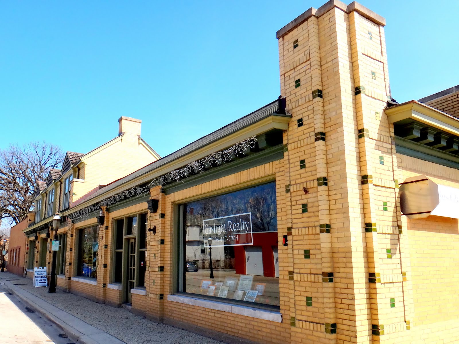 A Tour of Downtown Riverside, Illinois