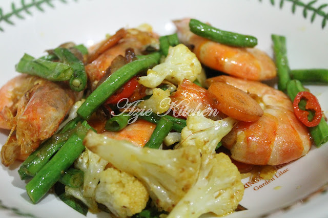 Udang Kunyit Dengan Sayuran 