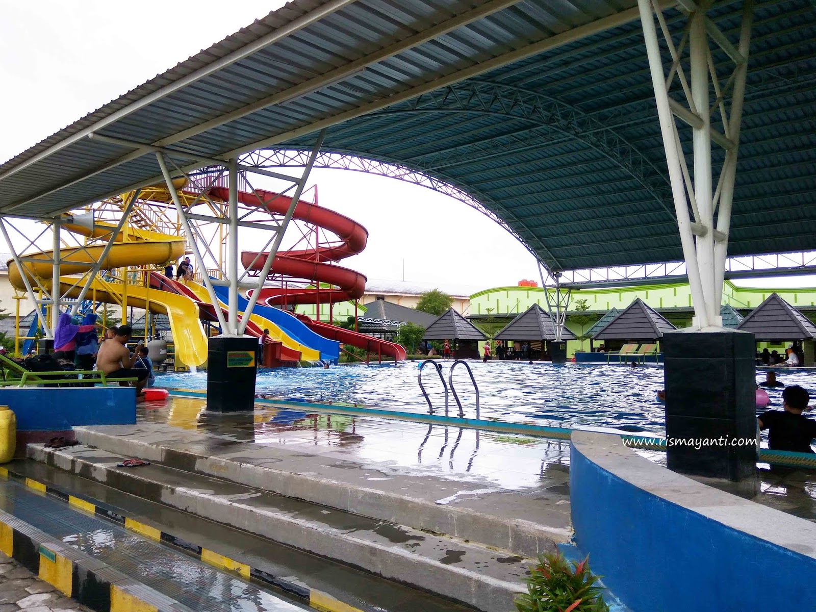 Serunya Bermain Air Di Dewi Sri Waterpark Kabupaten Gowa Rismayanti
