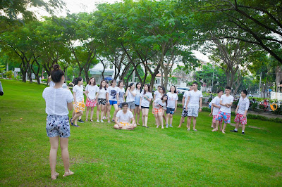 Chụp ảnh kỷ yếu mặc áo dài màu gì đẹp nhất Chụp ảnh kỷ yếu mặc áo dài màu gì đẹp nhất