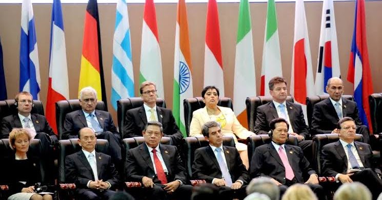 Landasan konstitusional politik luar negeri indonesia - Ayok Baca