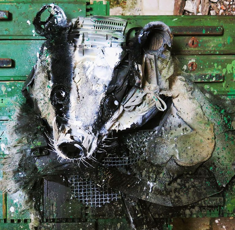 Street Artist Transforms Ordinary Junk Into Animals To Remind About Pollution - Badger