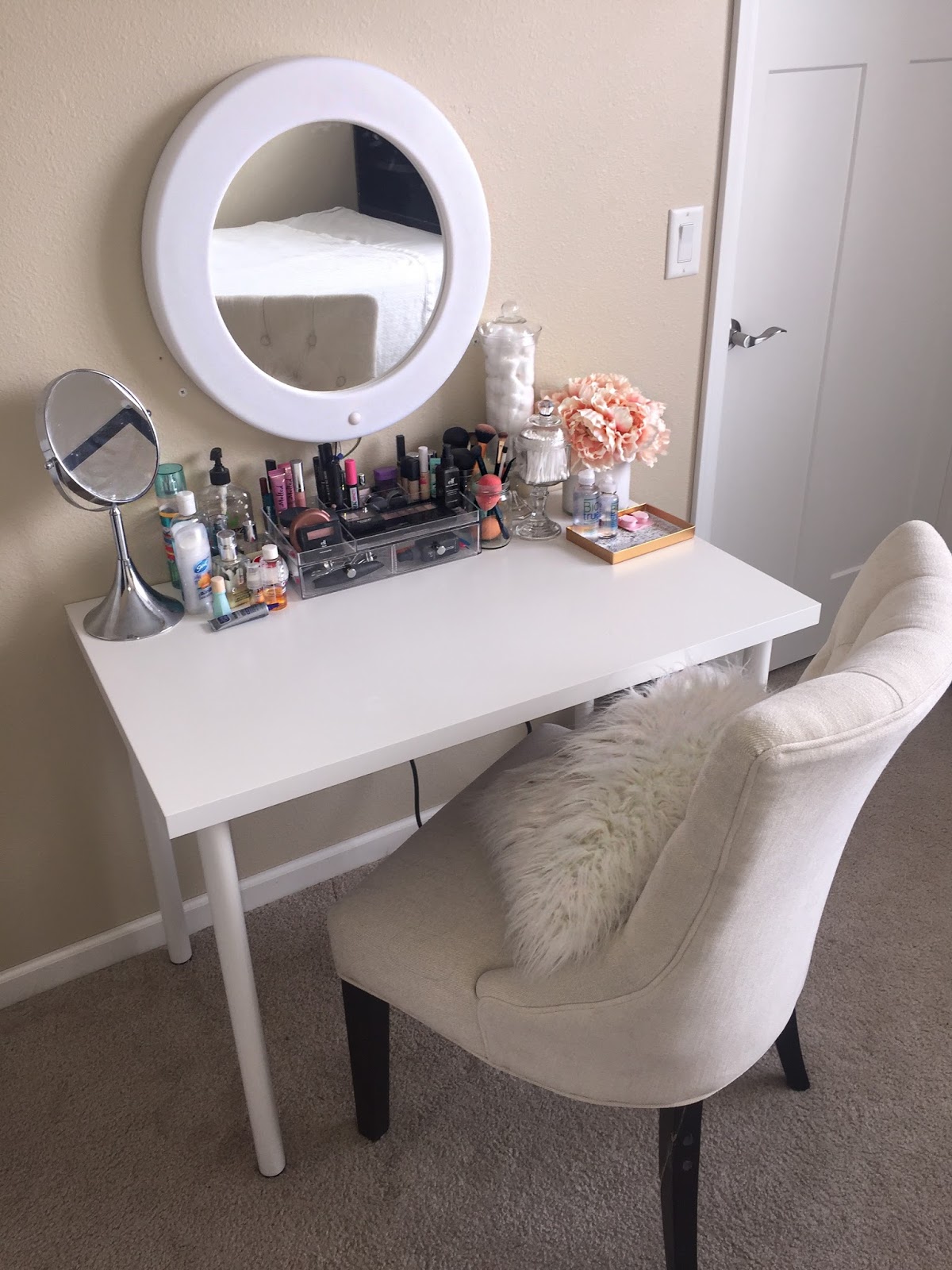 California Cupcake The Chair You Might Recognize From My Desk Area I Decided To Move It Vanity And Get A New Because Just Felt So Perfect Here