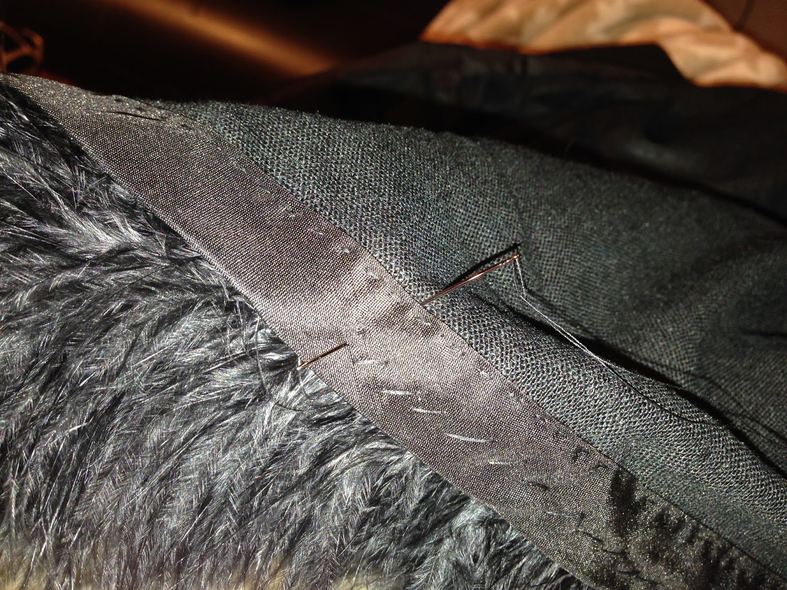 theladydetalle How to SEW on marabou feather trim