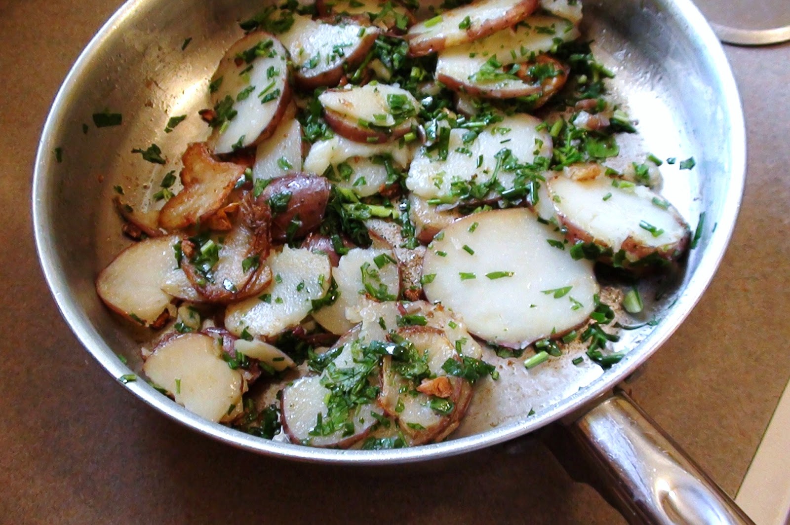 zsuzsa is in the kitchen BUTTER FRIED POTATOES