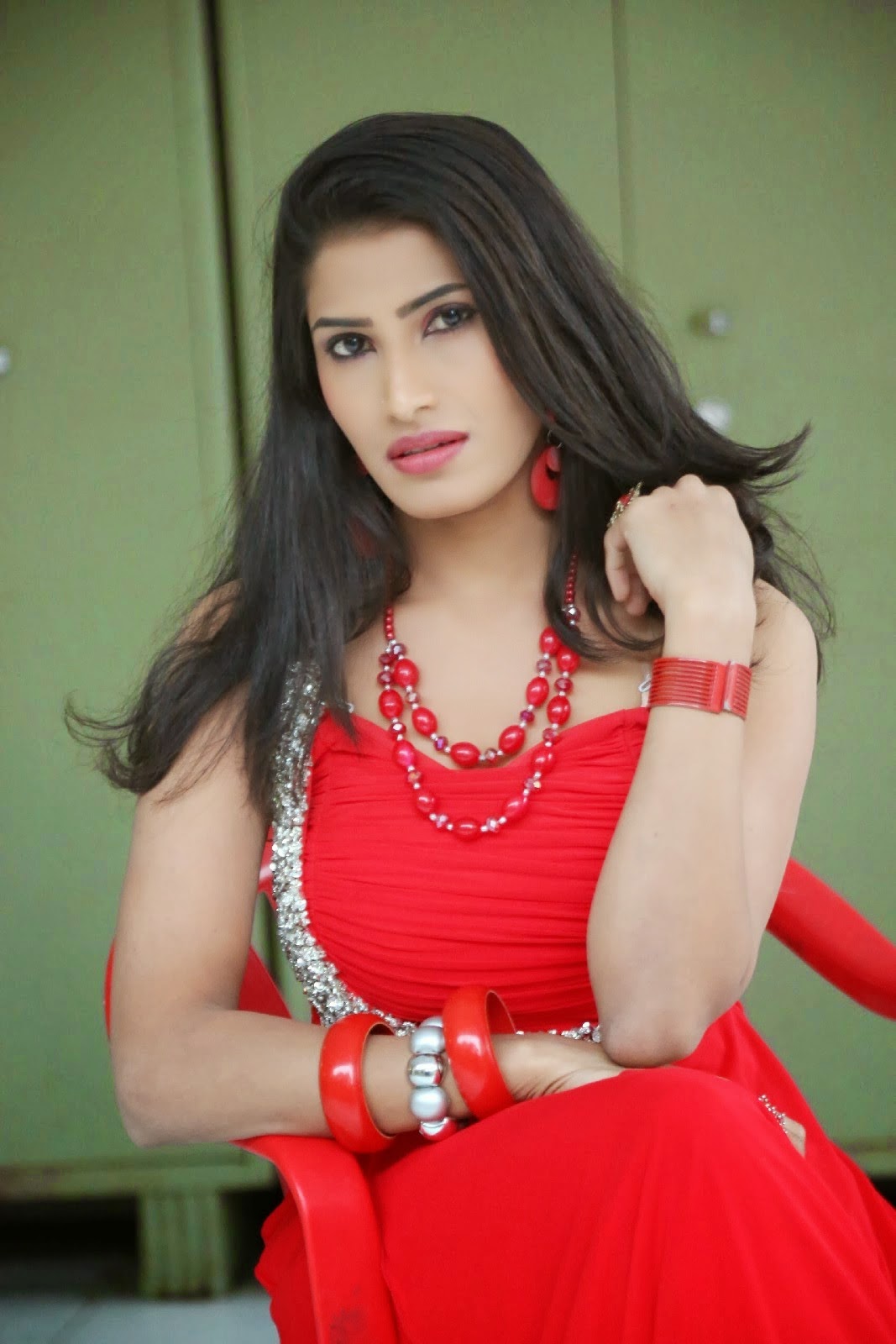 Special For All Shruti Hussain Latest Hot Arm Pits Show Look Photo Stills In Red Sleeveless Dress