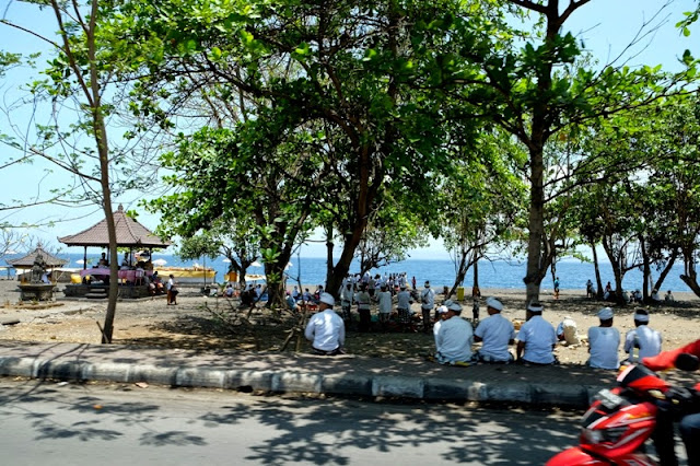 Goa Lawah, miejsce kremacyjne na plaży Goa Lawah, miejsce kremacyjne na plaży