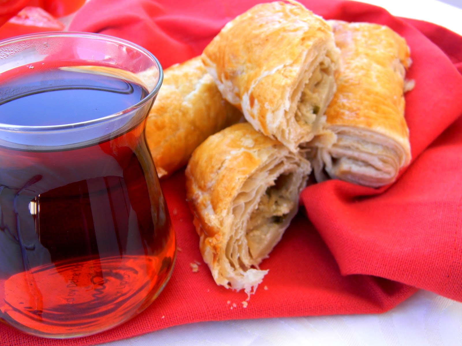 KÖZ PATLICANLI MİLFÖY BÖREK Mutlu Badem