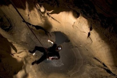 Un viaje a krubera, la cueva más profunda del mundo