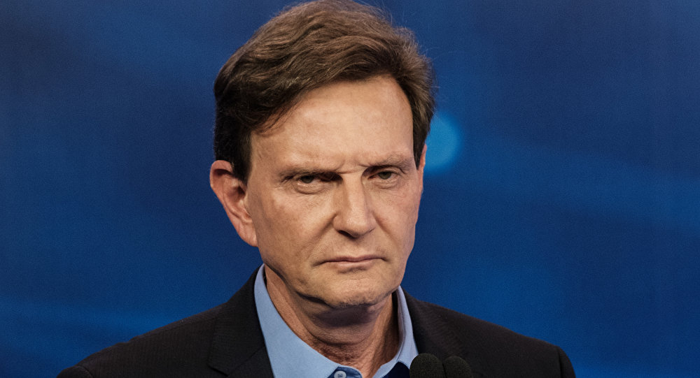 Crivella derruba impeachment na Câmara, mas segue alvo