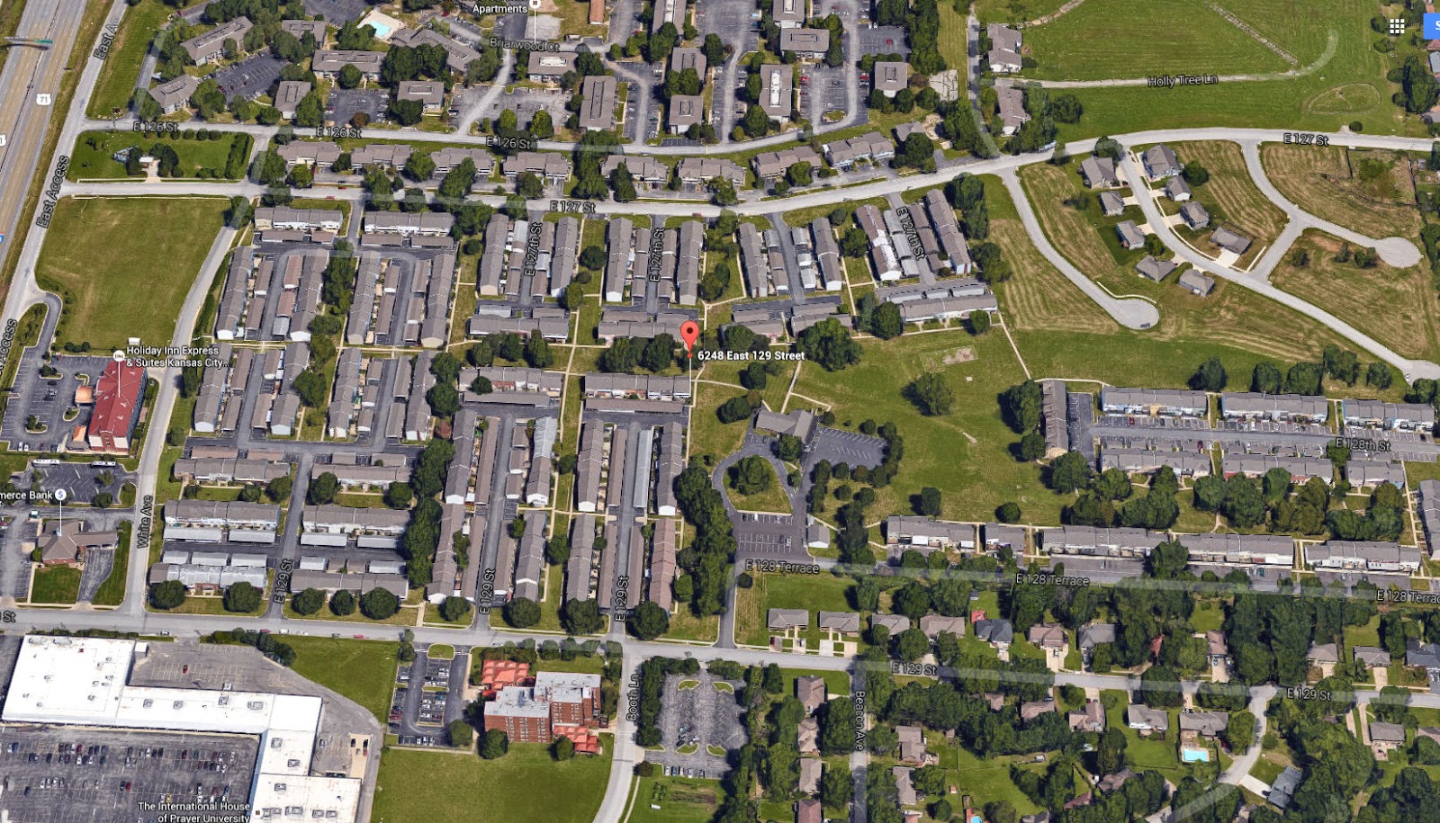 Capt. Spaulding's World BREAKING NEWS Working Duplex Fire in Grandview MO