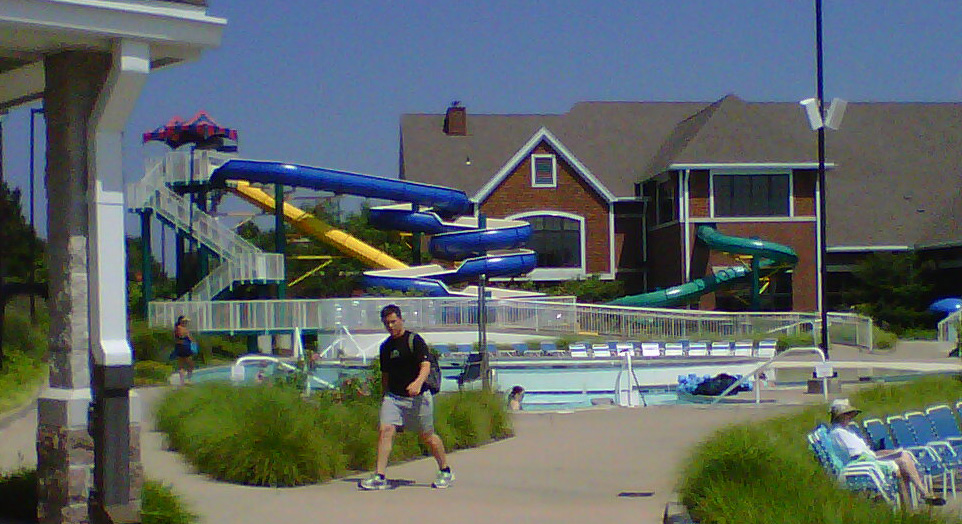 Play St. Louis The Lodge at Des Peres Outdoor Pool, Des Peres