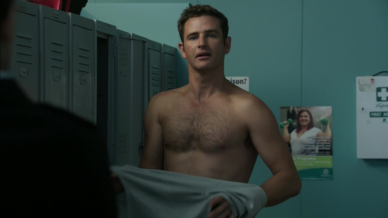 Bernard Curry shirtless in Wentworth 4-05 "Love And Hate" .