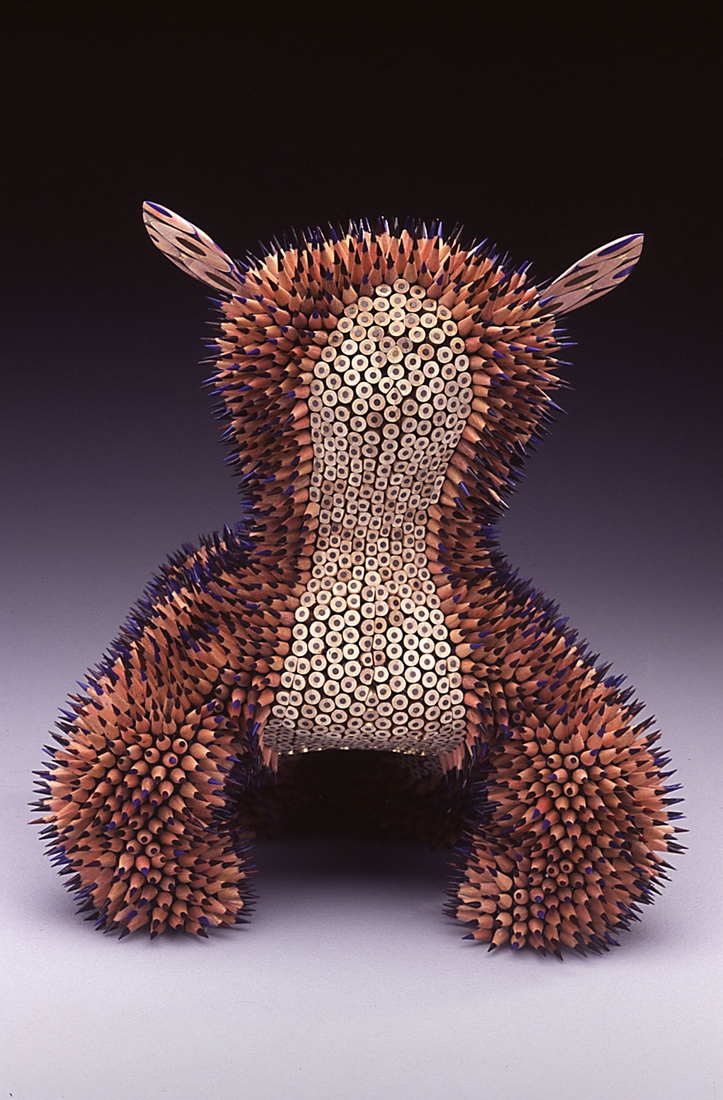01-Basilisk-Jennifer-Maestre-Creature-Pencil-Sculptures-with-a-Peyote-Stitch-www-designstack-co