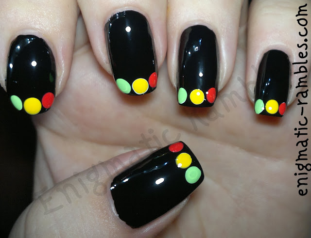 french-traffic-light-nail-nails-art-freehand-color-club-twiggie-almost-famous-barry-m-passion-fruit