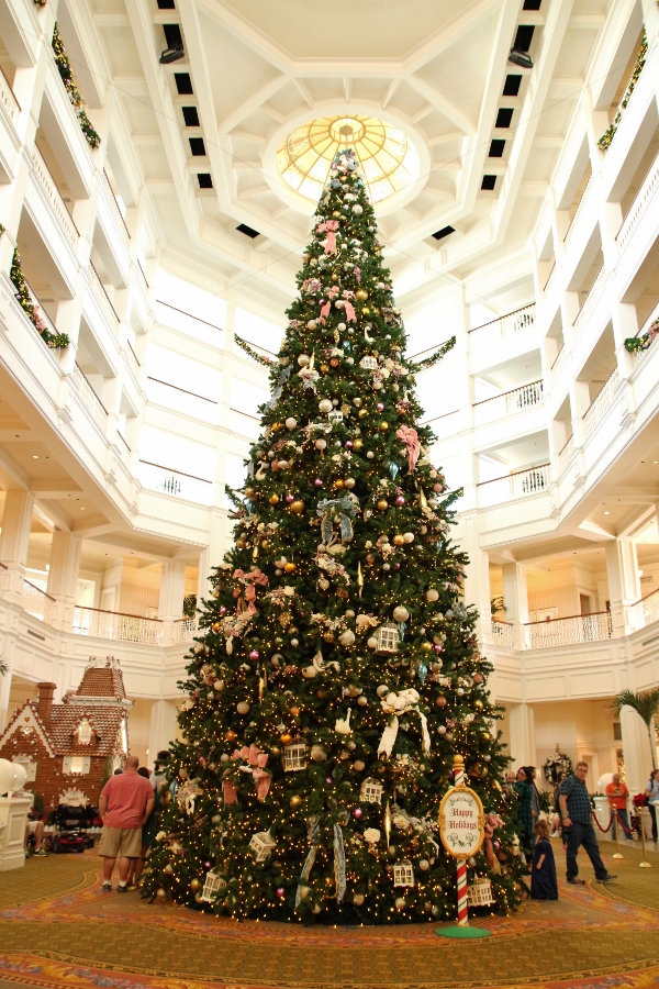 Mission Food Walt Disney World Grand Floridian Cafe (+ Christmas Decorations!)