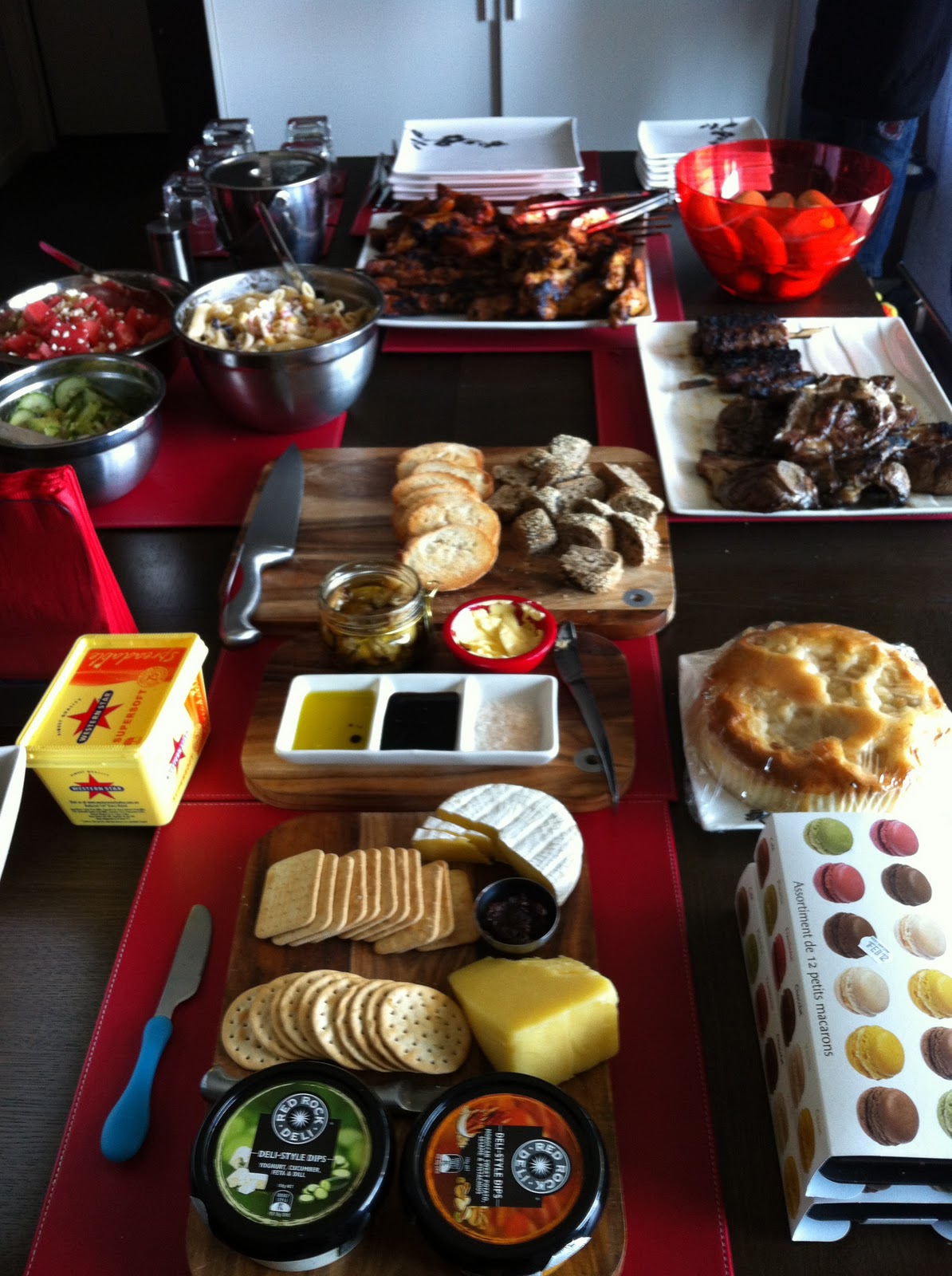 Feisty Likes Food: What is a dining table for?