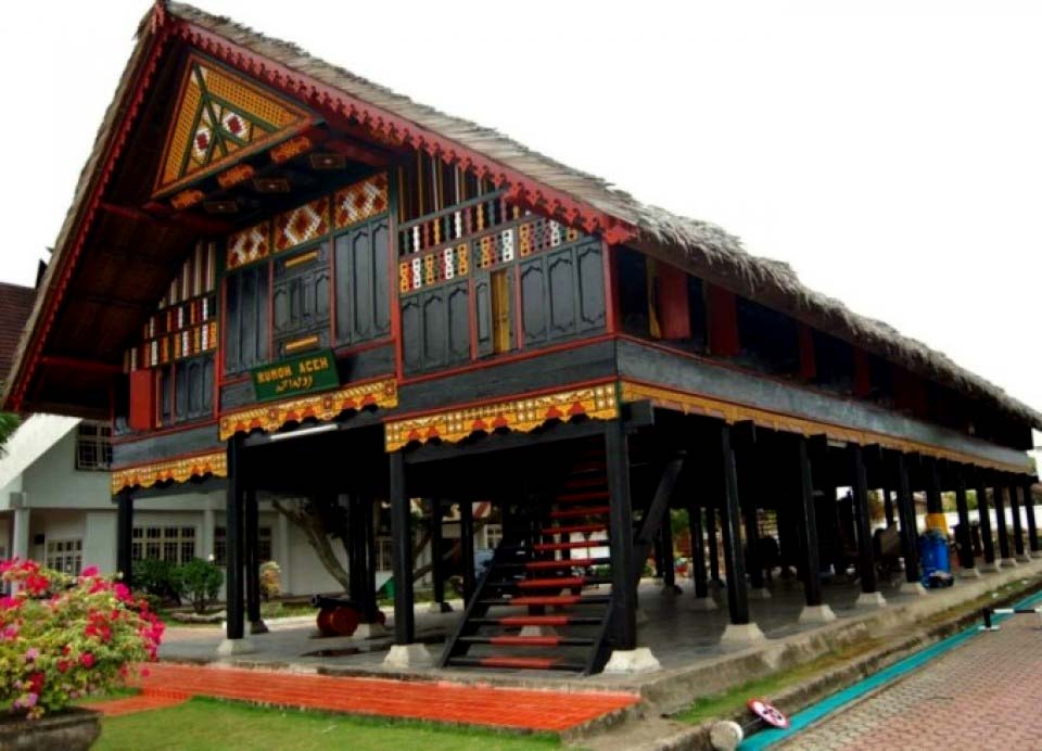 Manfaat Dan Kegunaan Rumah Adat Krong Bade Aceh | Kumpulan ...