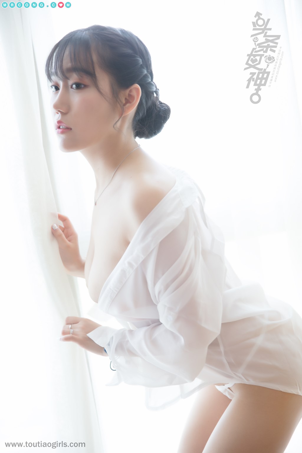 TouTiao 2018-06-30: Model Chen Yi Fei (陈亦 菲) (25 photos)