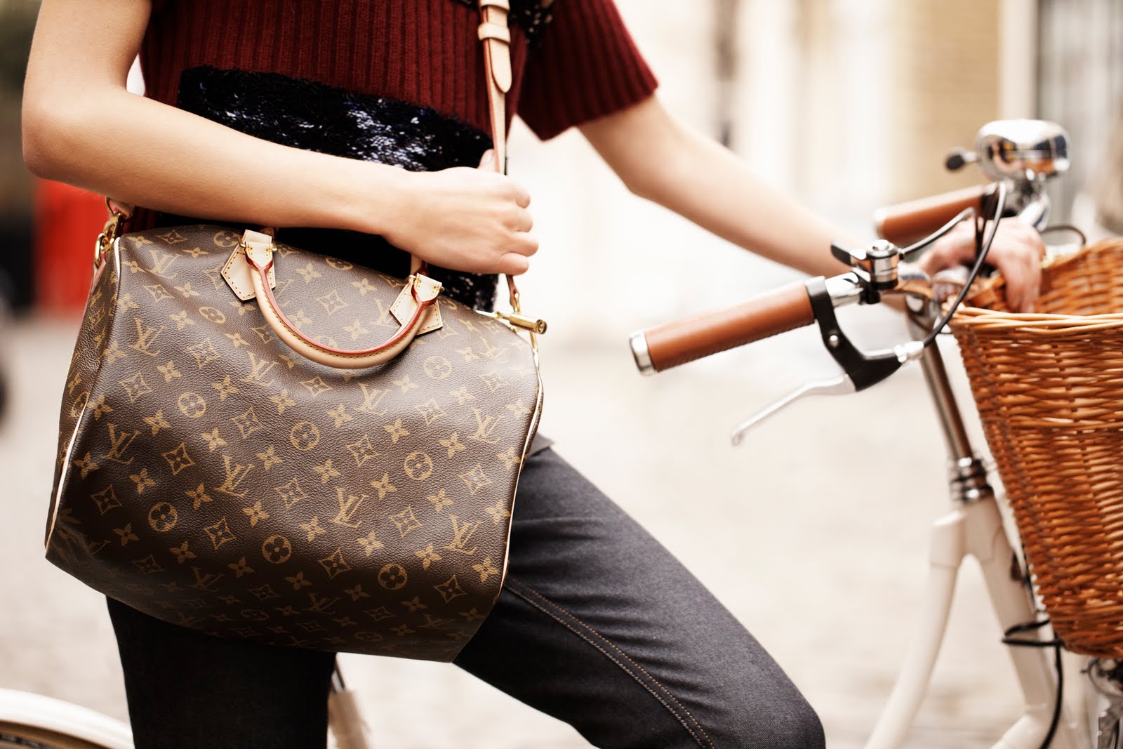 Hong Kong Fashion Geek: Bag Lady: Louis Vuitton Speedy Bandouliere