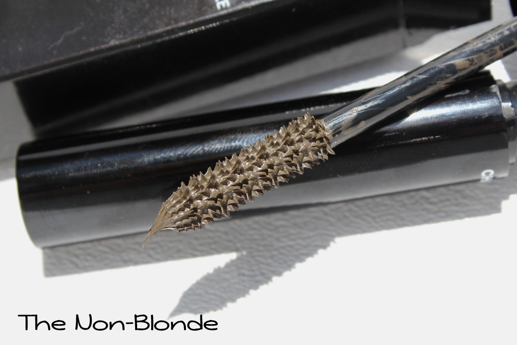 The Non-Blonde: Chanel Fall 2013 Le Volume de Chanel Mascara Khaki