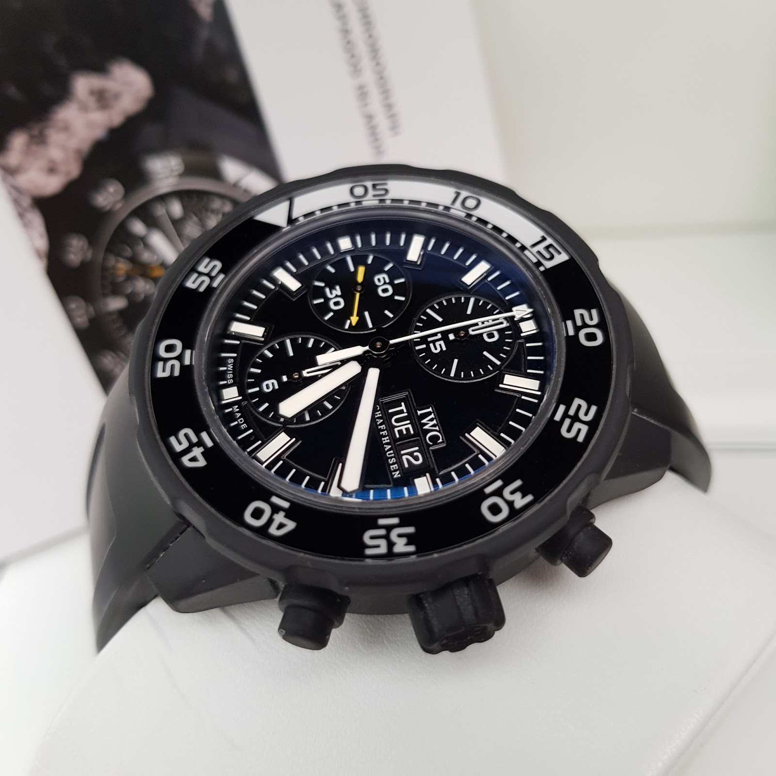 Jual Beli Tukar Tambah Service Jam Tangan Mewah Arloji Original GLASS SAPPHIRE CRYSTAL FUNCTIONS WATER RESISTANT 100M 330FT CHRONORAPH TIME AND DAY DATE PRODUCTION YEAR 2016 BOX AND PAPERS