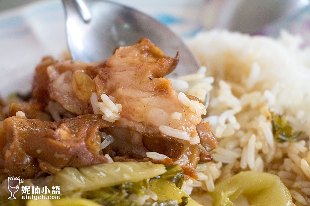 【曼谷美食】TROK SUNG 豬腳飯。泰國電視台專訪的巷弄美味
