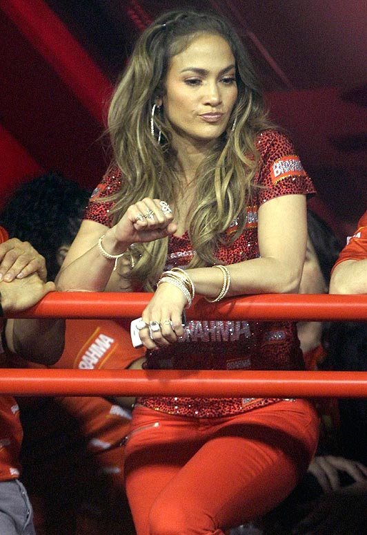 Jennifer Lopez, hot dengan baju merah di Brazil Carnival | horizon