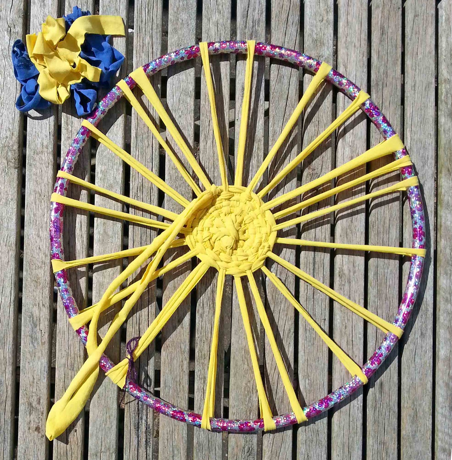 Hippystitch Hula Hoop Weaving & Brilliant Birds