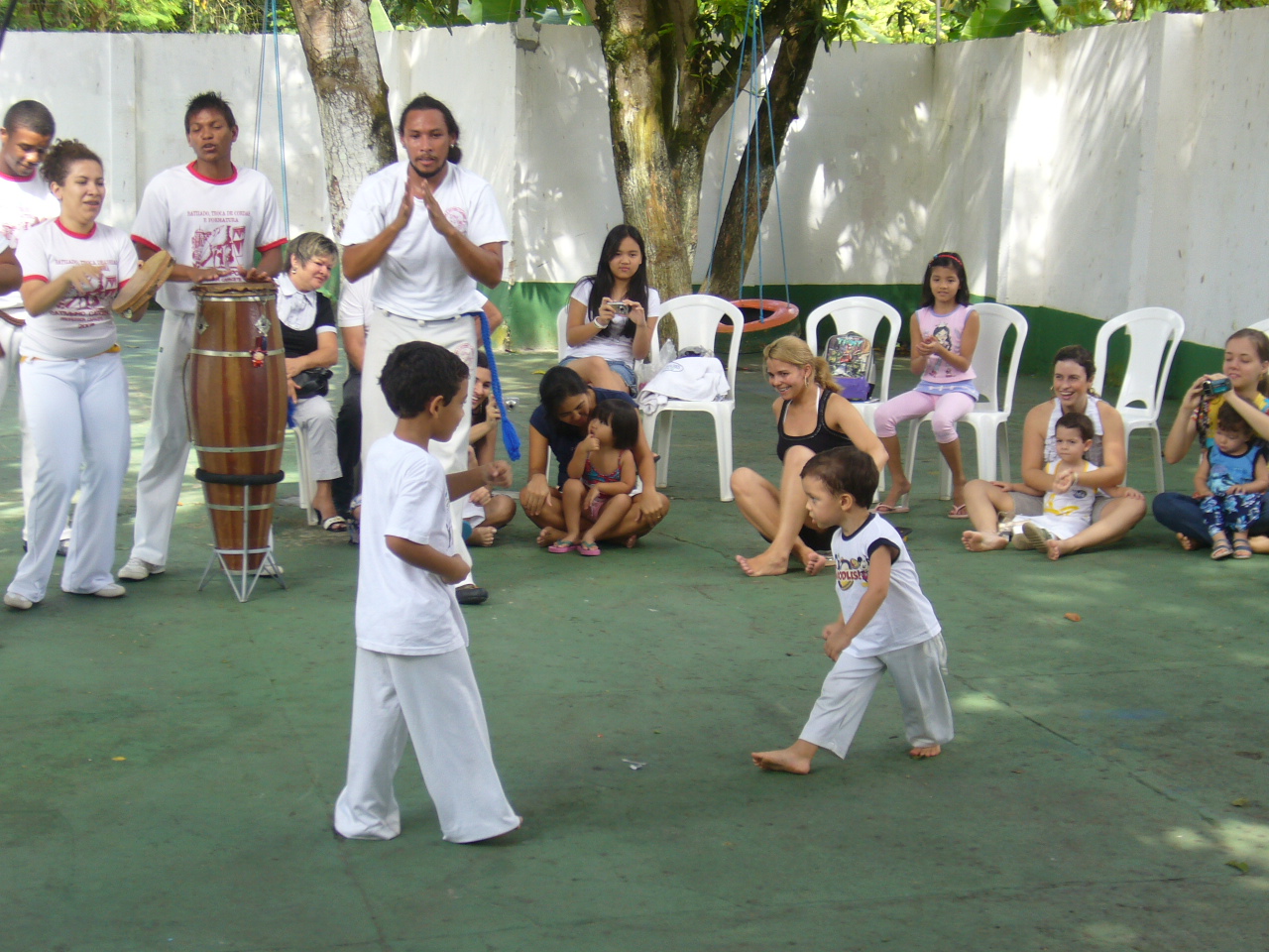 Capoeira Zoom Zoom Zoom A Capoeira no Desenvolvimento Infantil