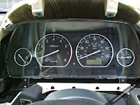 Rover 25 with chrome instrument cluster dial rings