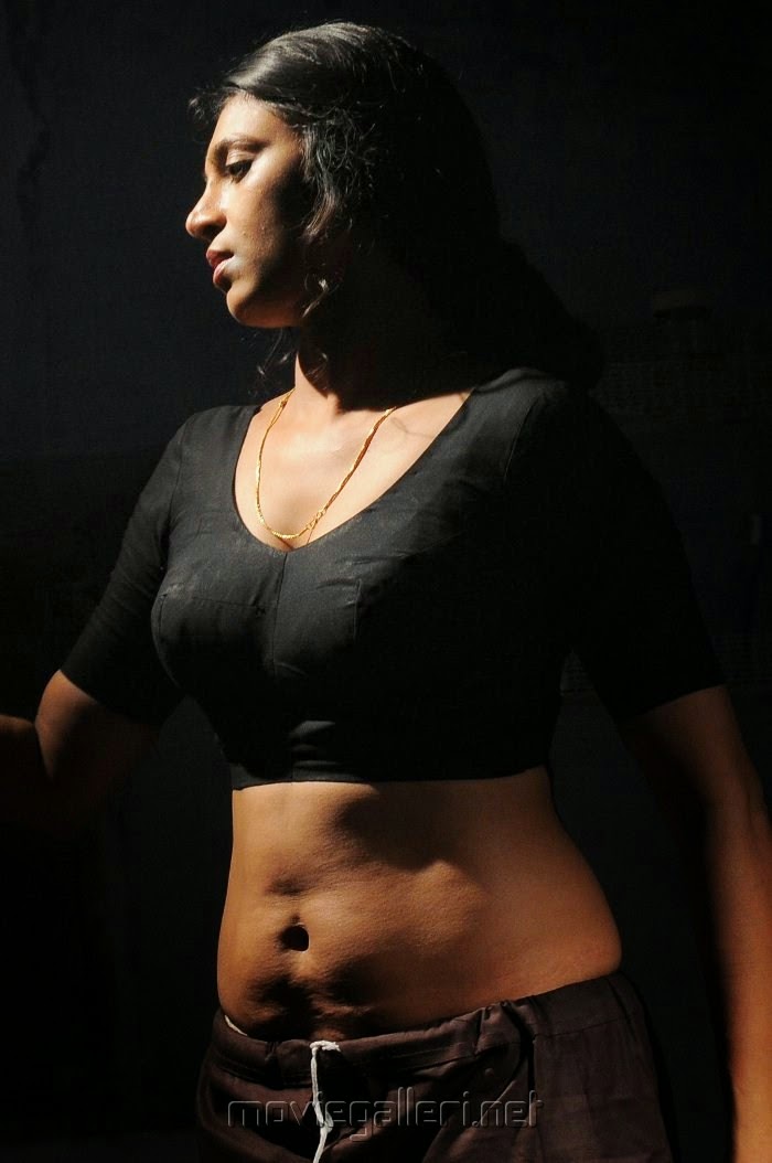 Actress Kasthuri Nude