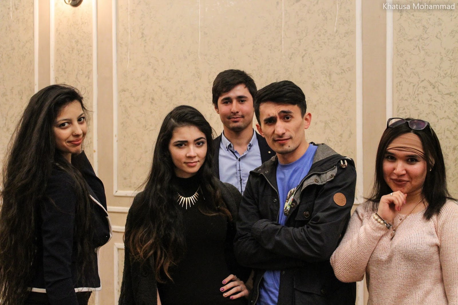 Таджикская молодежная. Таджикская молодежь. Таджики молодежь. Золотая молодёжь Таджикистана. Молодежь Таджикистана фото.