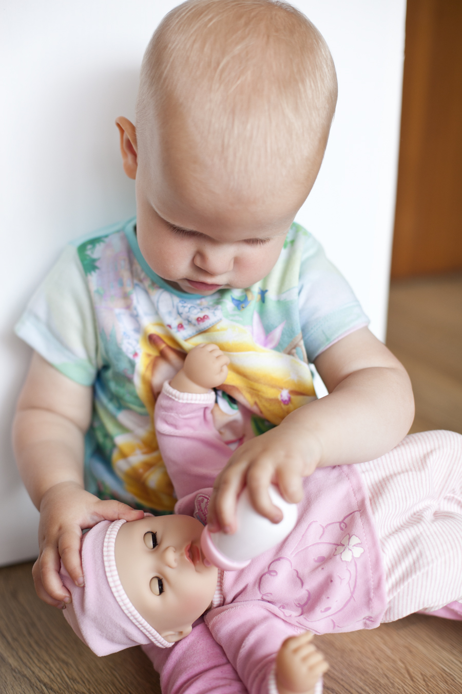 This baby 1. My first Baby Annabell® моя первая кукла i Care for you. Baby Annabell малыш ползующий. Первый ребенок это последняя кукла первый.