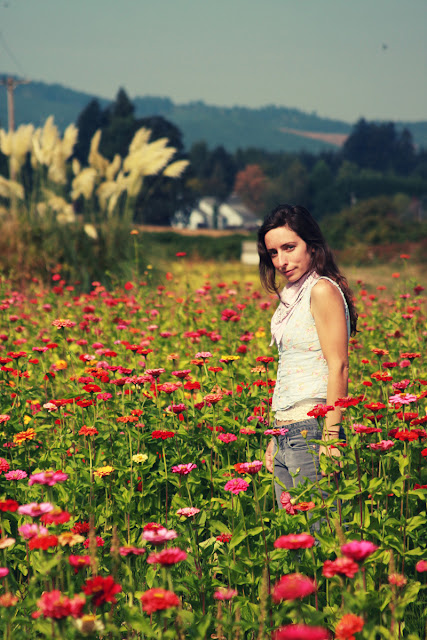 Female Portrait Field of Flowers Sauvie Island Oregon Nashville Photographer Sarah Bello
