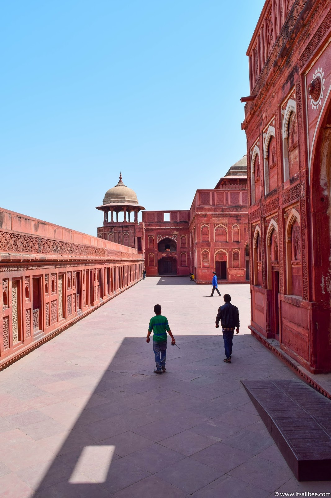 Visiting of The Agra Fort - Photo by Bianca Malata - www.itsallbee.com Visiting of The Agra Fort - Photo by Bianca Malata - www.itsallbee.com