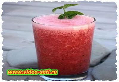 How To Make Watermelon and Yogurt Smoothie How To Make Watermelon and Yogurt Smoothie