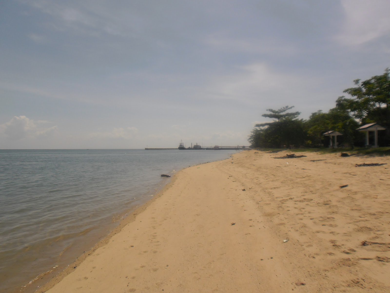 Tentang Kita: Pantai Batu Rakit di Muntok Bangka Barat