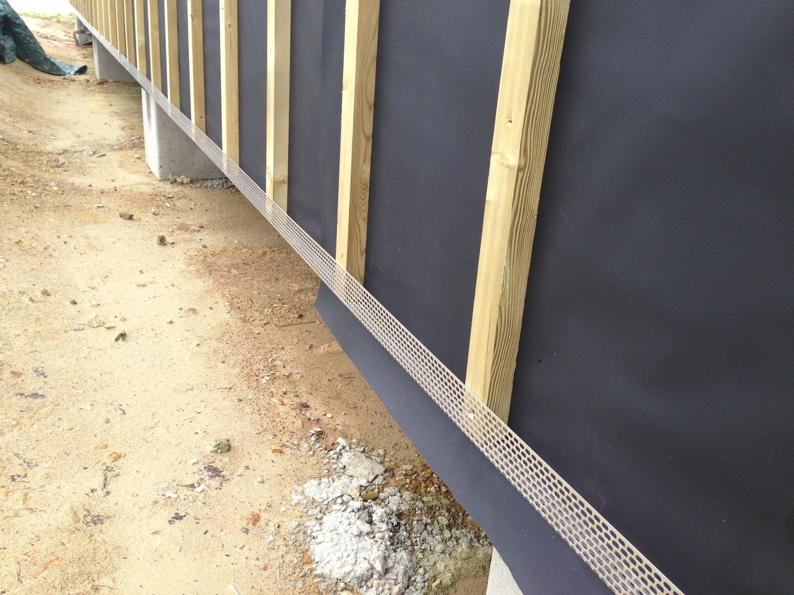 la Salamandre Bardage bois, Chapitre 1 les grilles anti