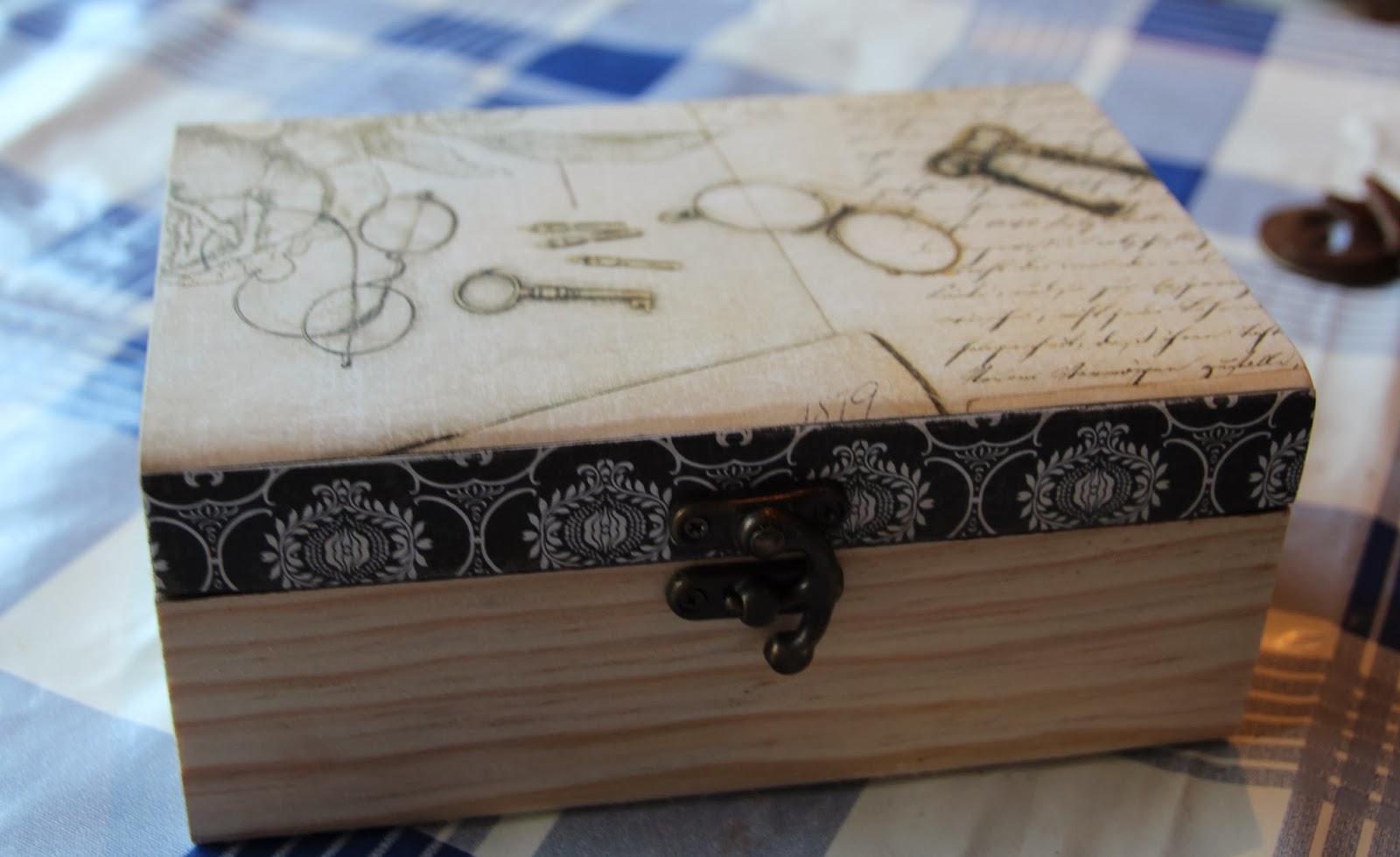 Miss Cereza DIY Personalizar una caja de madera paso a paso